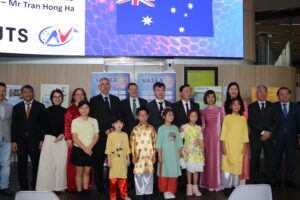 02 Toan canh tat ca moi nguoi